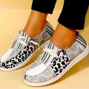 Women’s Size 9 Gray Leopard Boat Shoes